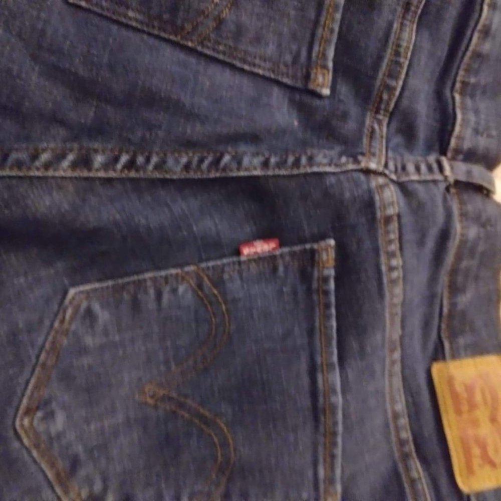 Levis